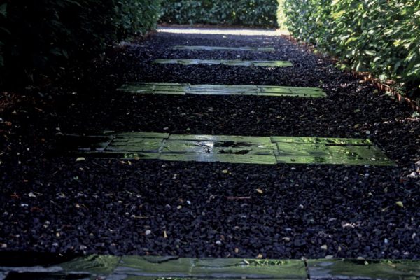 L’oeuvre au noir
Paysagistes: Ossart-Maurières 
Jardin de l’Alchimiste 13 France