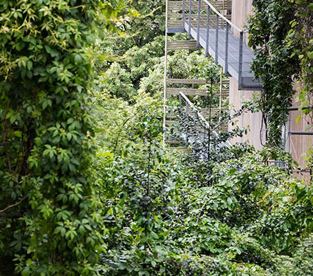 Holiday Inn Express Paris - Canal De La Villette
Paysagistes: Ossart-Maurières